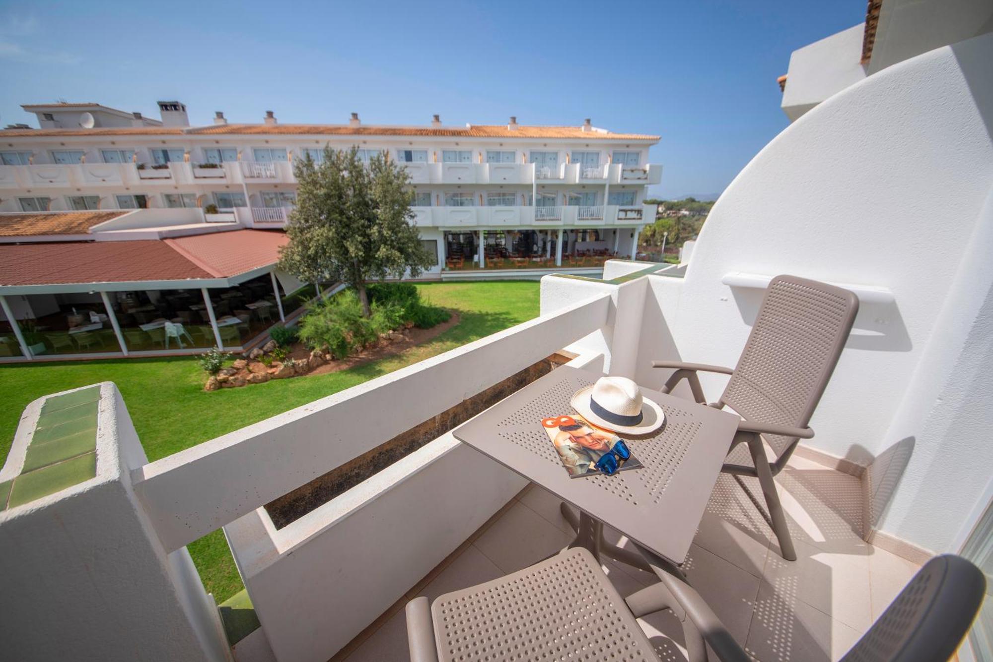 Blau Punta Reina Hotel Cala Mandia  Bagian luar foto