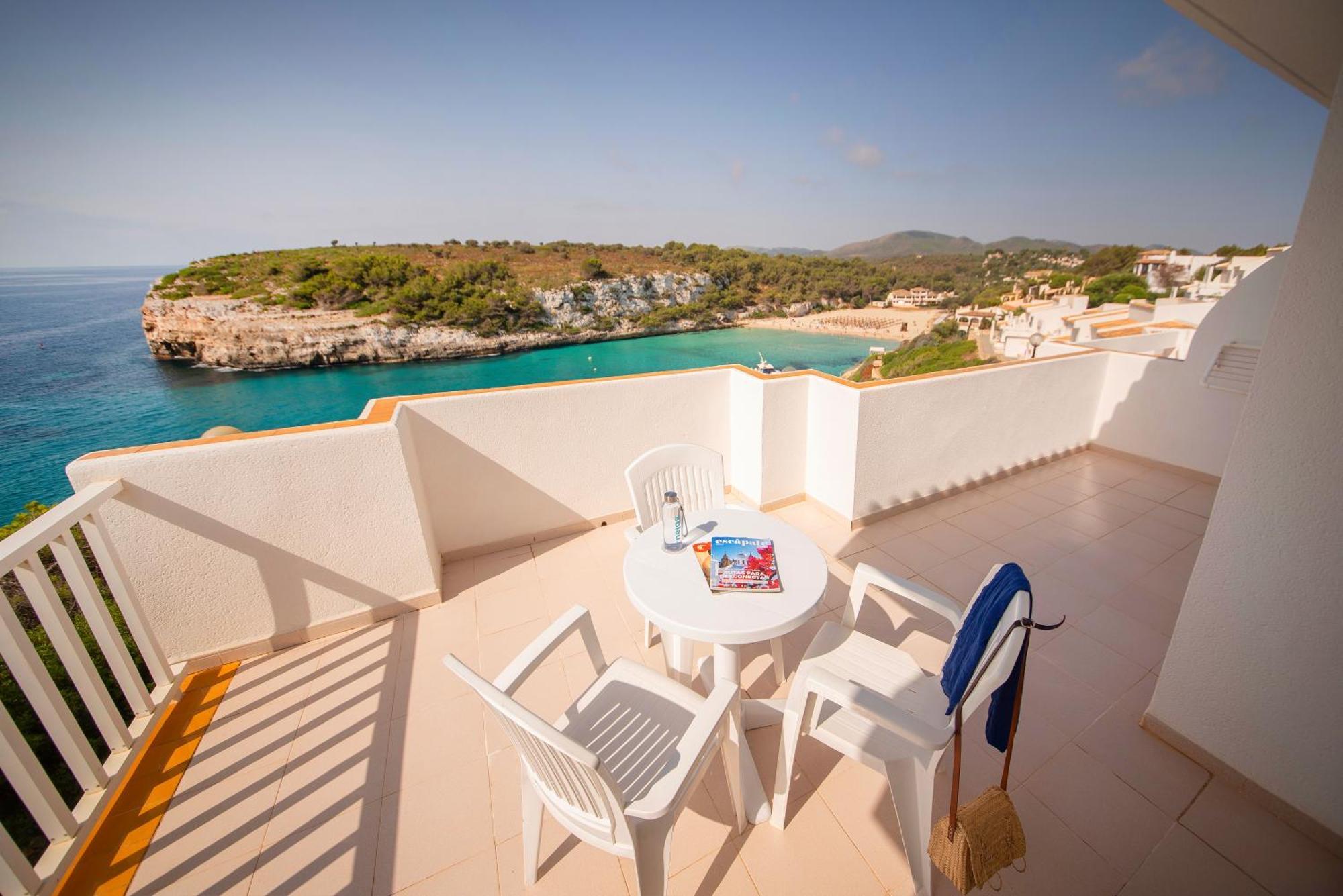 Blau Punta Reina Hotel Cala Mandia  Bagian luar foto
